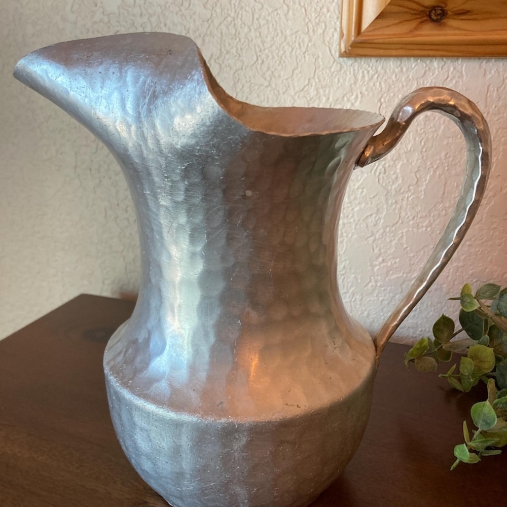 Everlast Silver Coffee & Tea Pitcher